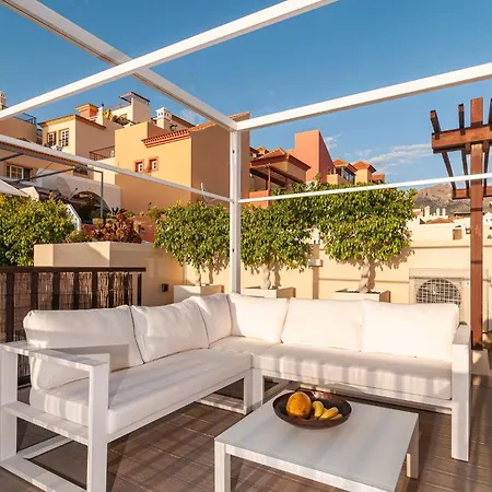 Апартаменты Luxurious In Terrazas Del Duque Адехе